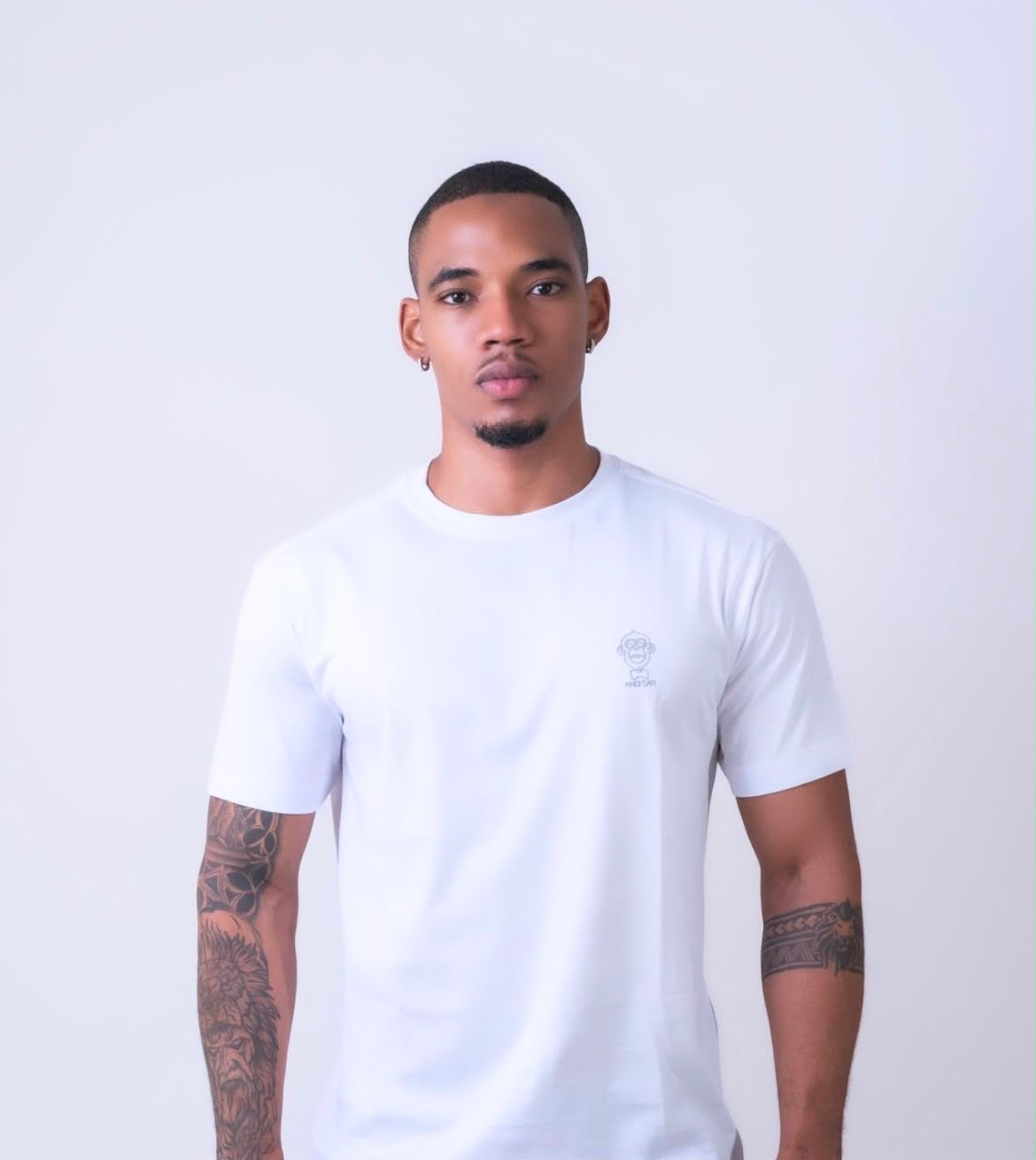 Camiseta Essential white