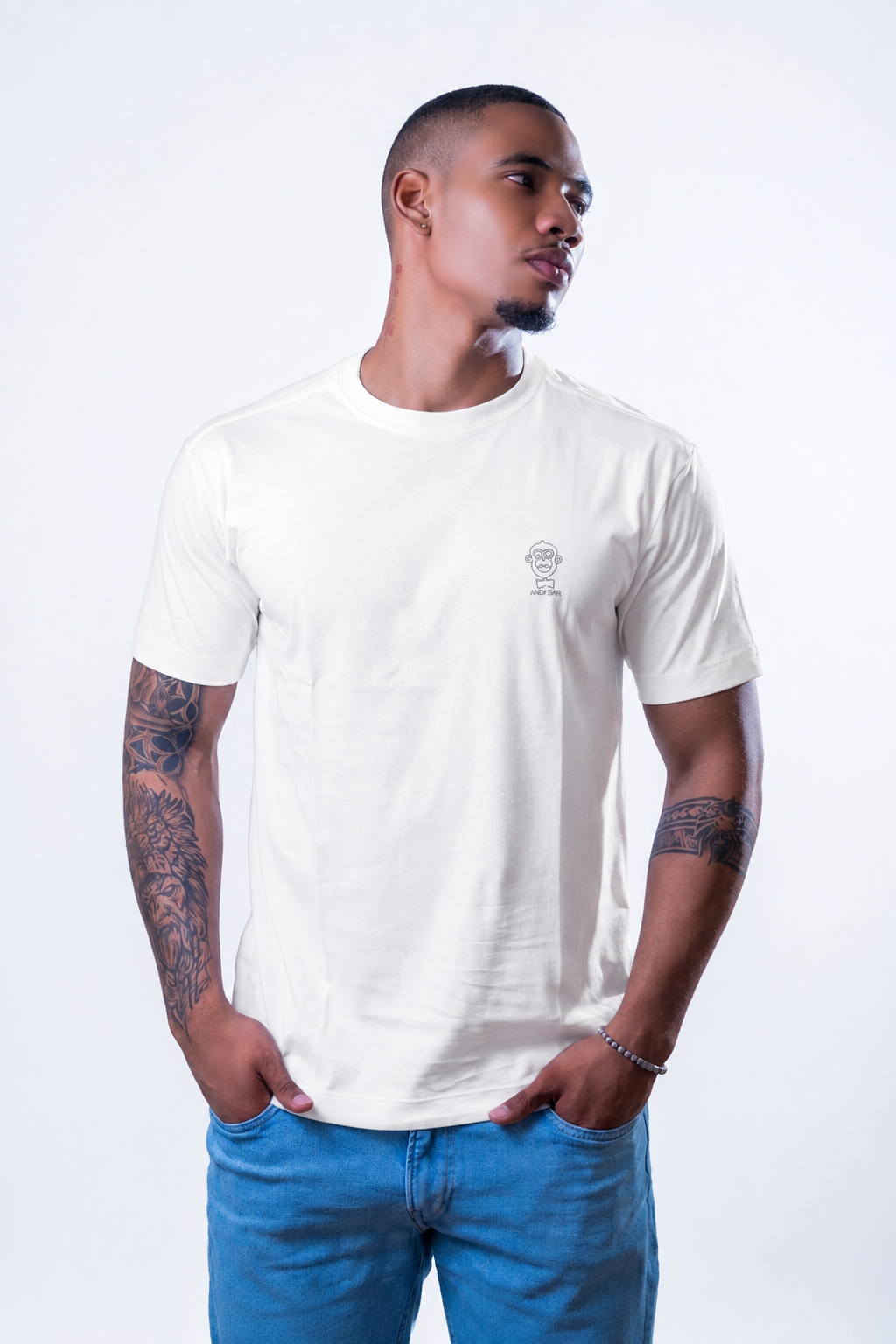 Camiseta Essential white